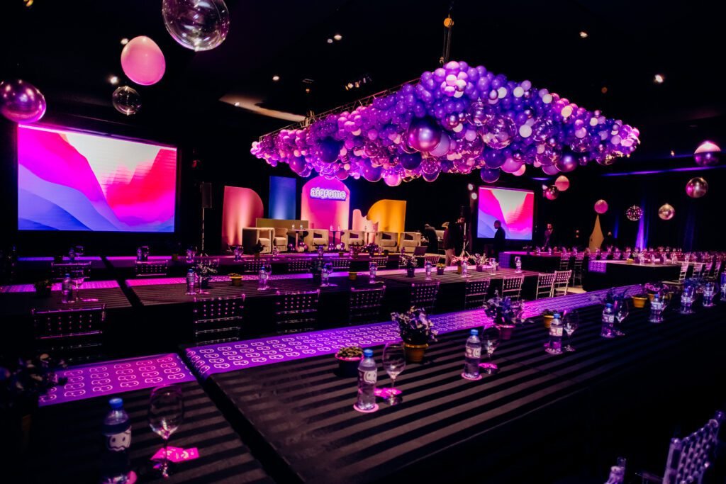 Eventos corporativos inovadores em 2024? Descubra as tendências de decoração e como o Vivaro Eventos te ajuda a criar uma experiência inesquecível!
